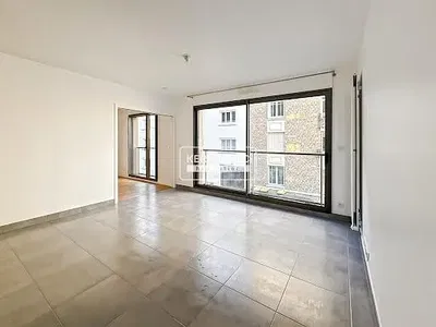 Salon; carrelage, vue, lumière naturelle