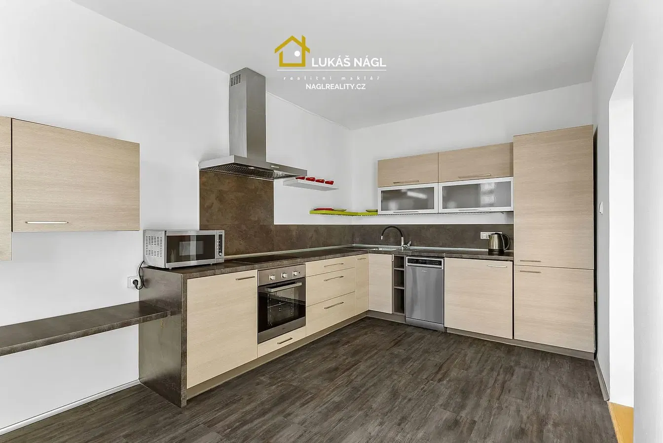 Mutfak; mutfak aletleri, tadilatlı, doğal ışık, modern stil