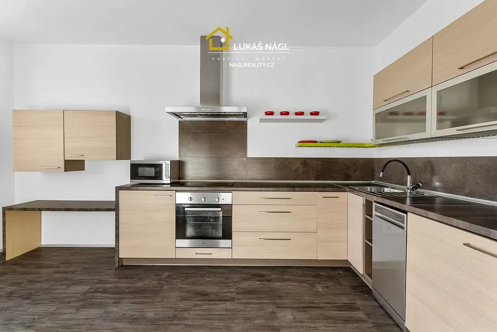 Mutfak; mutfak aletleri, tadilatlı, doğal ışık, modern stil