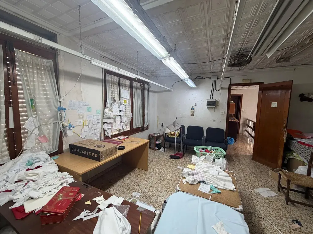 Ostalo; potrebna renovacija, tamna unutrašnjost