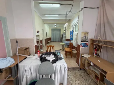 Altro; necessita ristrutturazione, pavimento in piastrelle