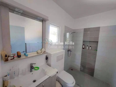 Salle de bain; lumière naturelle, carrelage