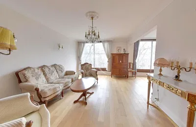 Salon; parquet, lumière naturelle, style rustique