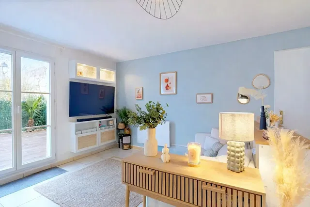 Wohnzimmer; tageslicht, moderner stil