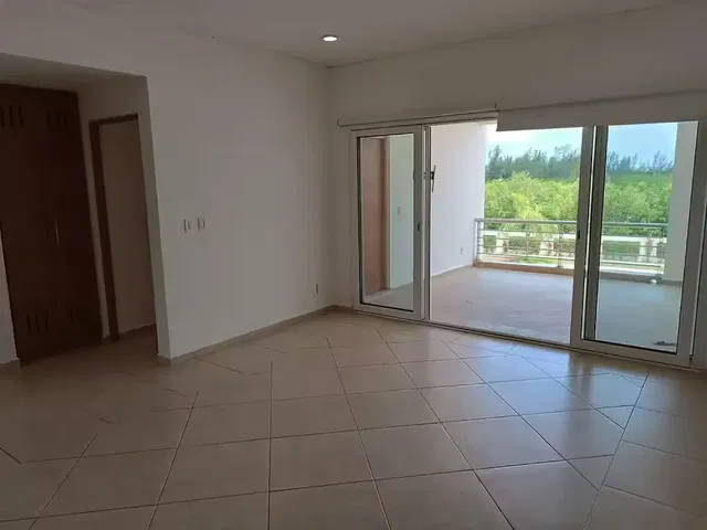 Дневна соба; плочице, поглед