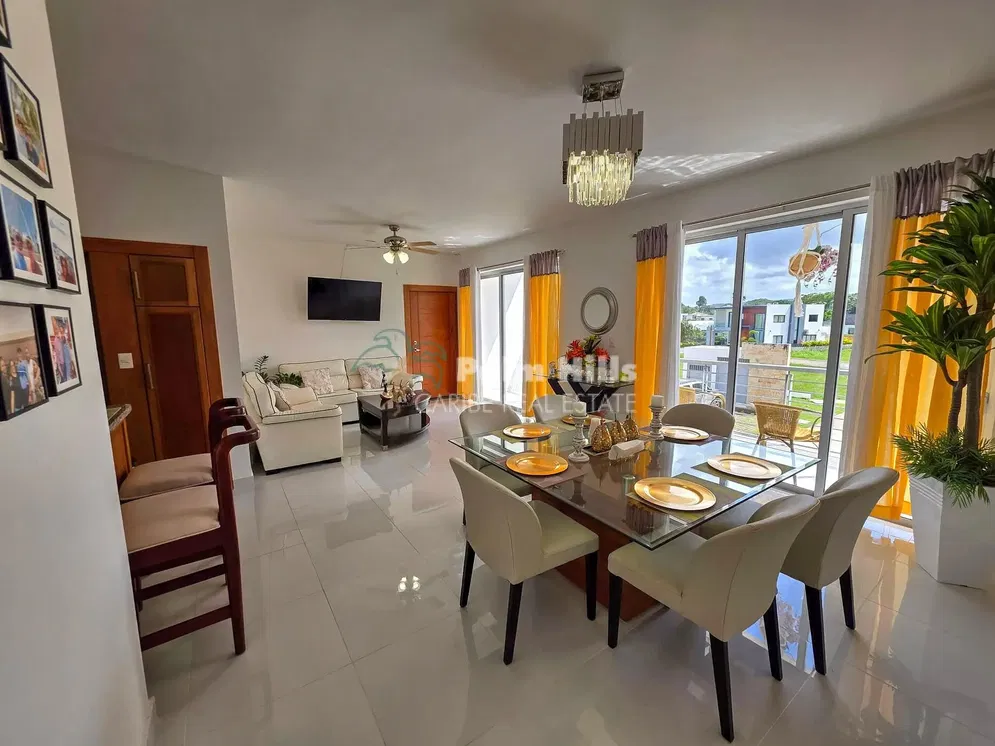 Dnevna soba; pločice, pogled, prirodno svjetlo