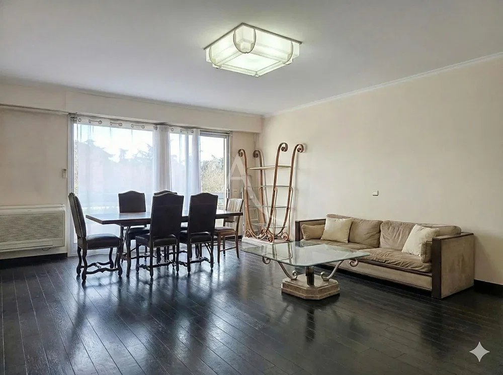 Salon; parquet, lumière naturelle