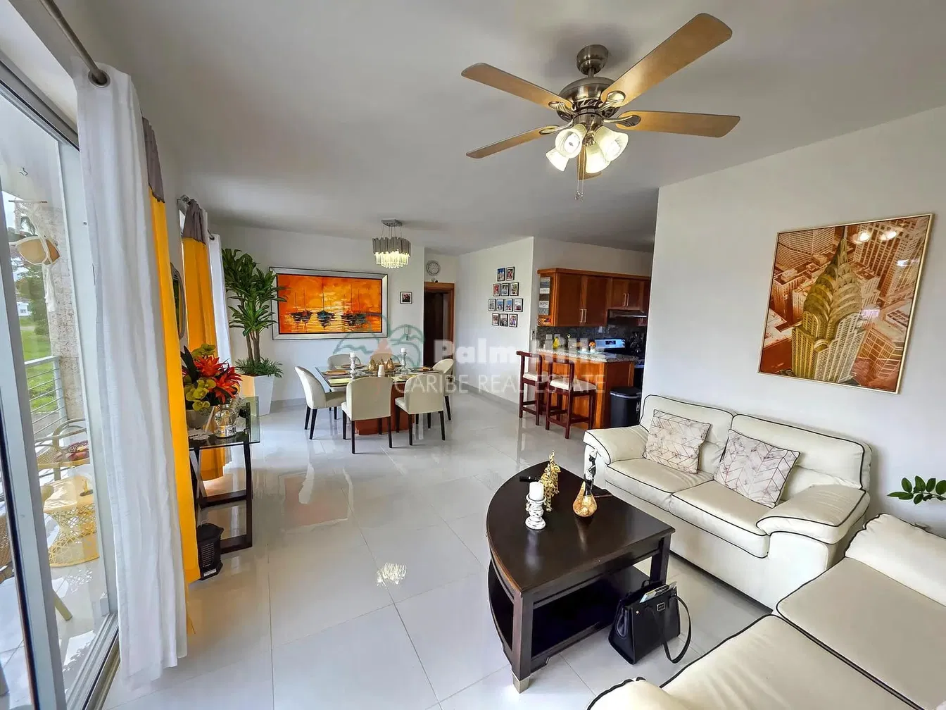 Dnevna soba; pogled, prirodno svjetlo, moderni stil, pločice