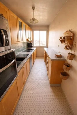 Кухиња; кухињски апарати, плочице, природно светло