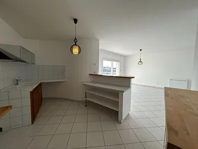 Cucina; pavimento in piastrelle