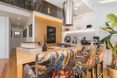 Кухиња; кухињски апарати, природно светло, модерни стил