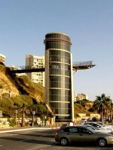 Autre; vue, hauteur sous plafond