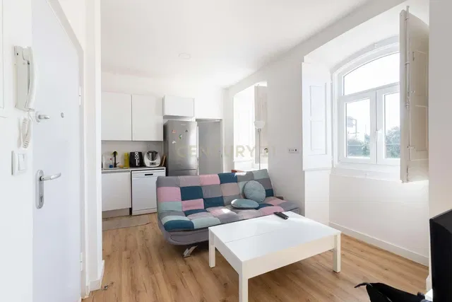 Wohnzimmer; blick, holzboden, tageslicht