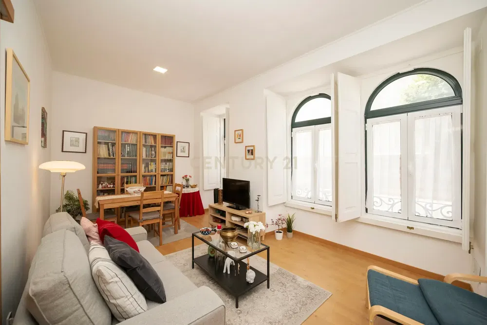 Дневна соба; природно светло, модерни стил