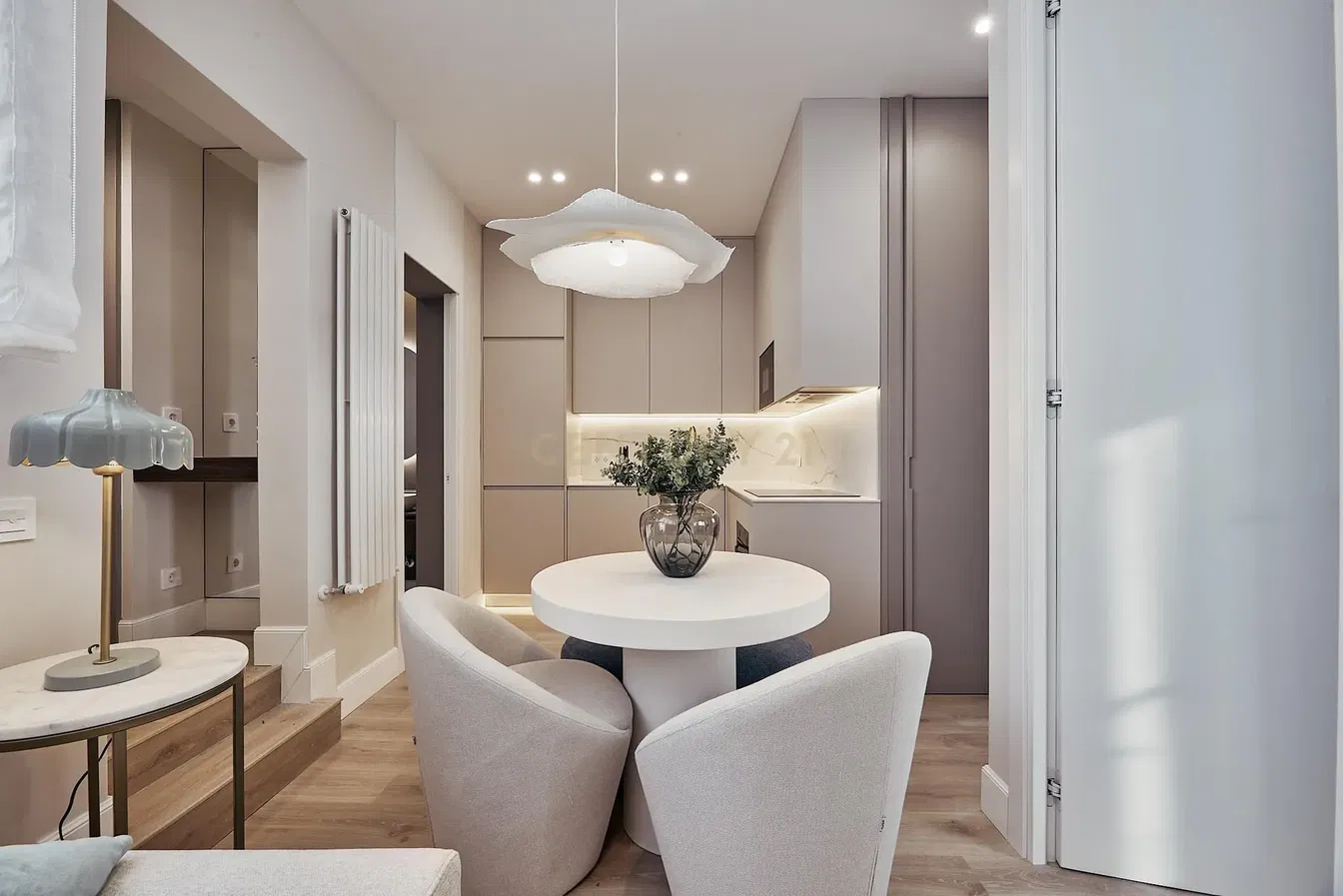 Κουζίνα; μοντέρνο στυλ, φυσικό φως, ανακαινισμένο