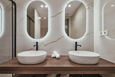 Salle de bain; rénové, carrelage, lumière naturelle