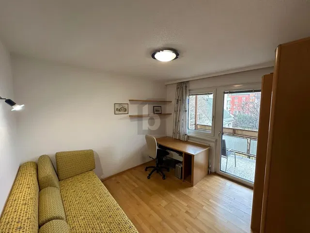 Salon; parquet, lumière naturelle, vue