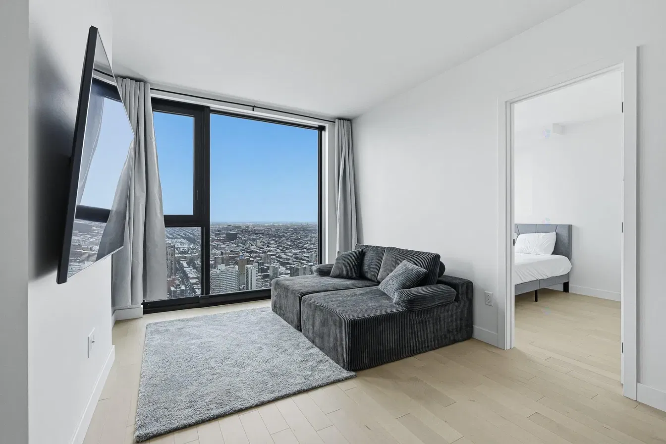 Дневна соба; поглед, дрвени под, природно светло, модерни стил