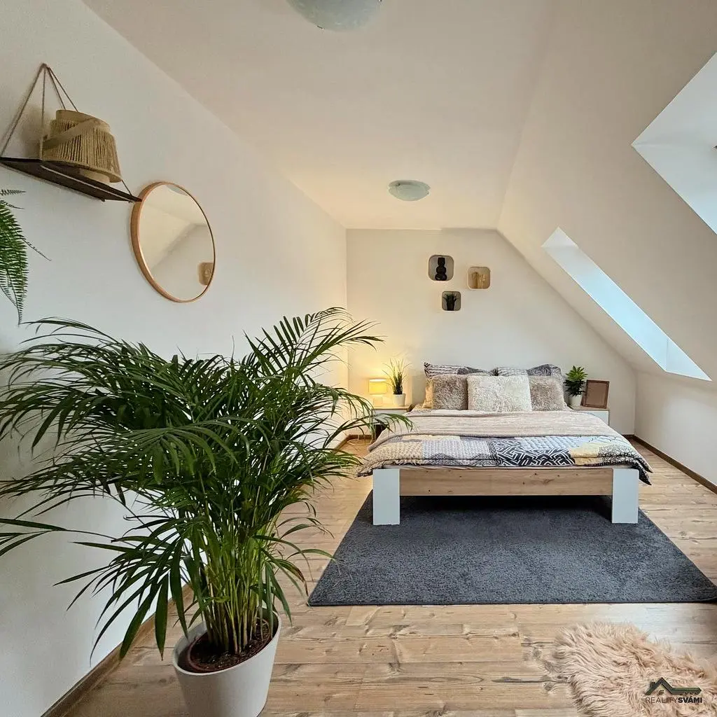 Yatak odası; doğal ışık, modern stil