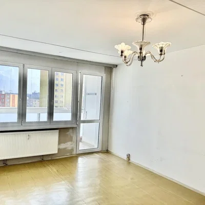 Salón; vista, suelo de madera, luz natural