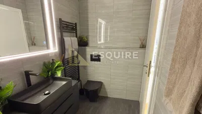 Toilette; renoviert, fliesenboden