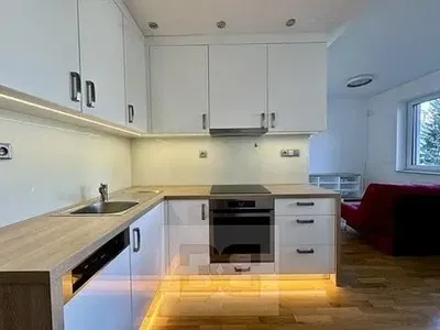 Mutfak; mutfak aletleri, tadilatlı, doğal ışık