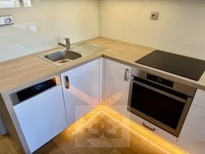 Mutfak; mutfak aletleri, tadilatlı, doğal ışık