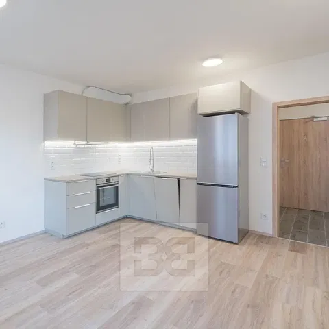 Cocina; electrodomésticos, renovado, luz natural