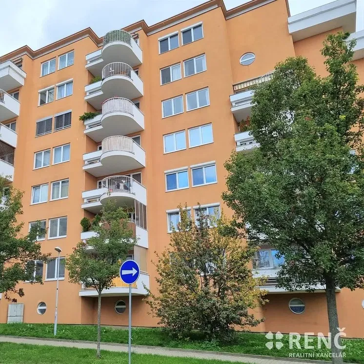 Dom a okolie; výhľad