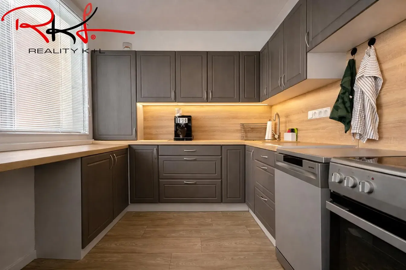 Kitchen; kitchen appliances, renovated, modern style