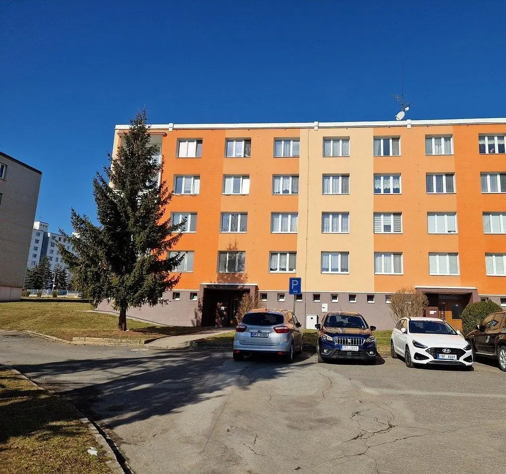 Kuća i okolina; pogled