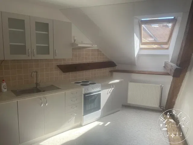 Kitchen; kitchen appliances, natural light
