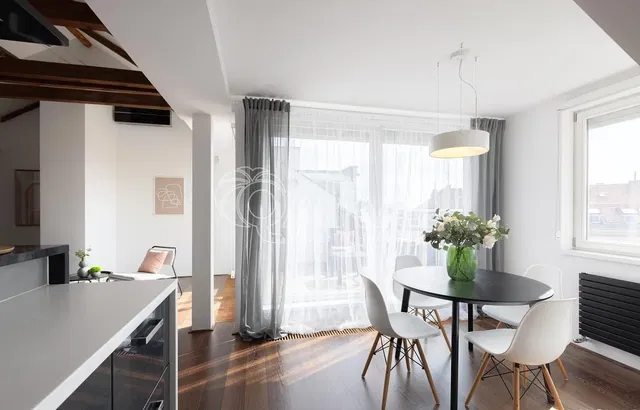 مطبخ; ضوء طبيعي, أسلوب عصري, عوارض خشبية