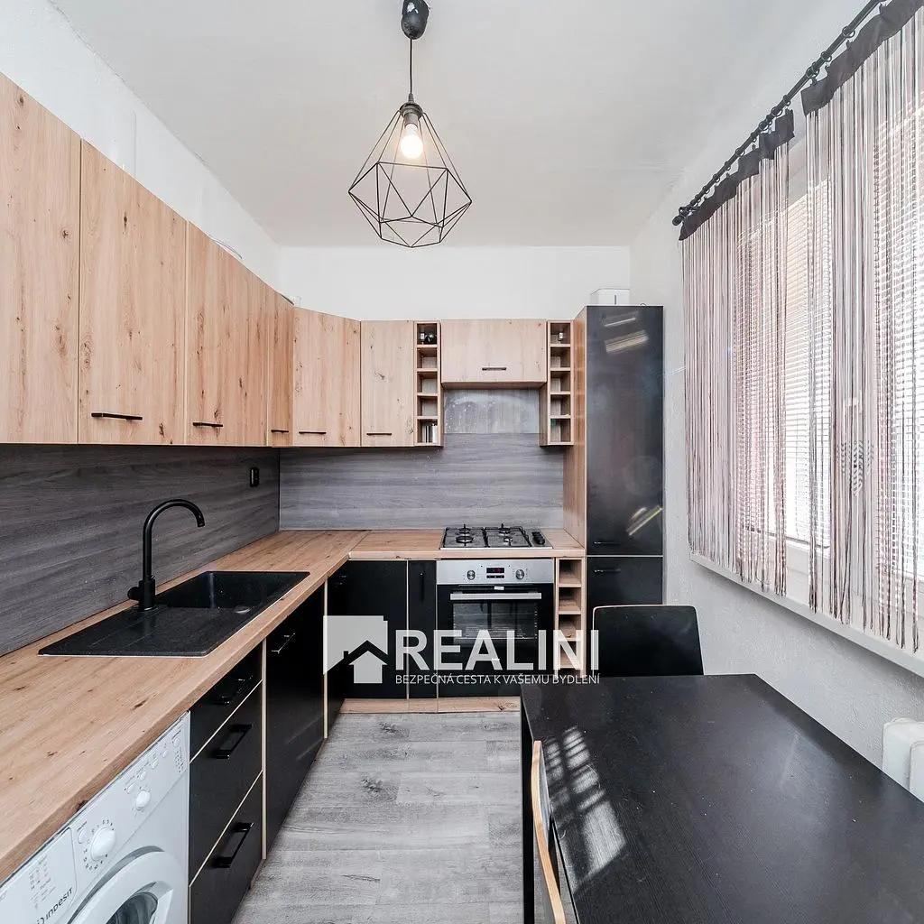 Küche; küchengeräte, moderner stil, tageslicht