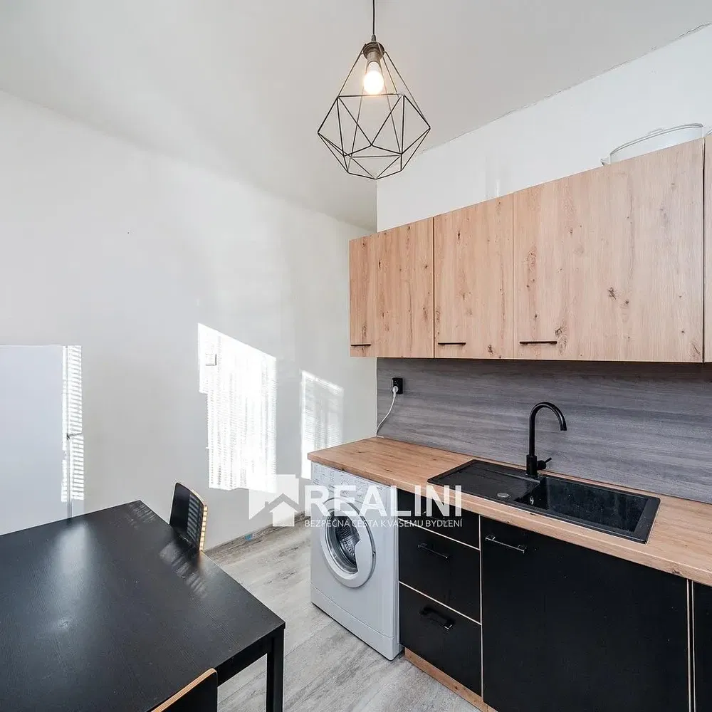 Küche; küchengeräte, tageslicht