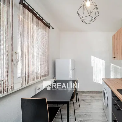 Küche; küchengeräte, tageslicht, moderner stil