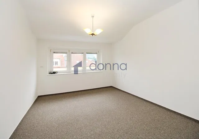 Спалня; естествена светлина