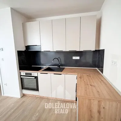 Küche; küchengeräte, holzboden, renoviert, tageslicht, moderner stil