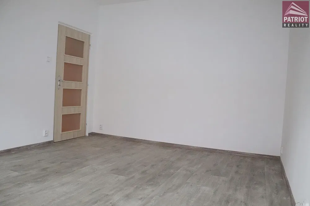 Schlafzimmer; holzboden, renoviert