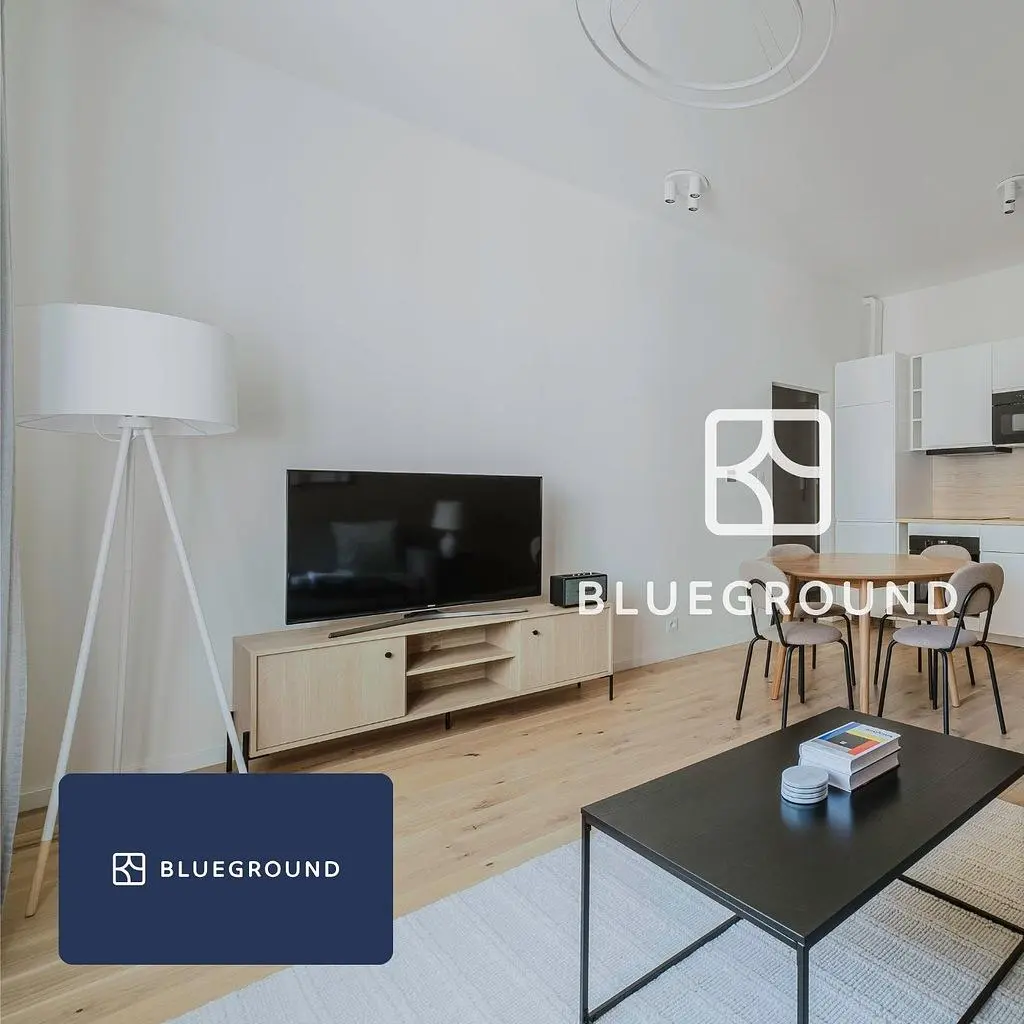 Wohnzimmer; moderner stil, holzboden, tageslicht