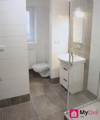 Badezimmer; fliesenboden, renoviert, tageslicht