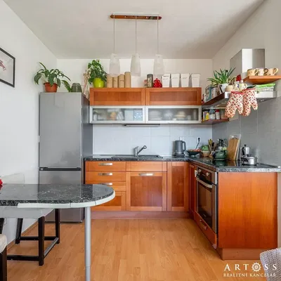 Mutfak; mutfak aletleri, doğal ışık, modern stil