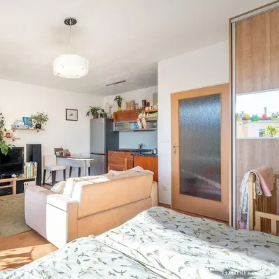 Yatak odası; doğal ışık, modern stil