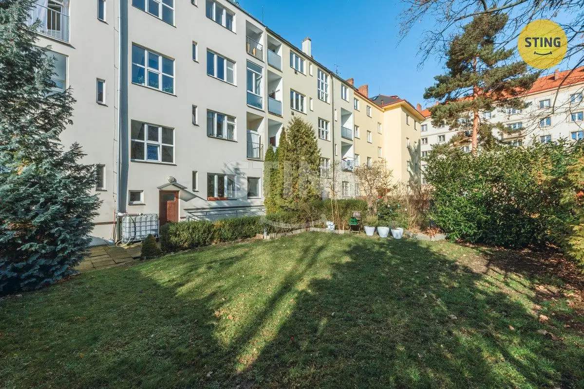 Casa y alrededores; luz natural, vista