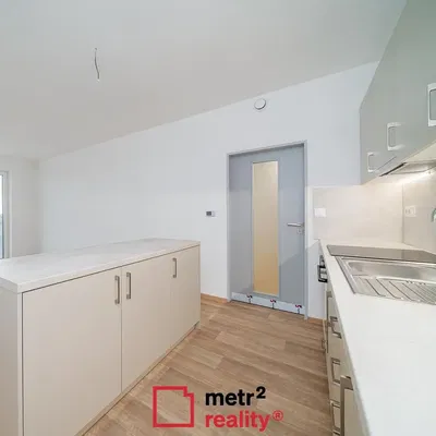 Küche; küchengeräte, holzboden, renoviert, tageslicht