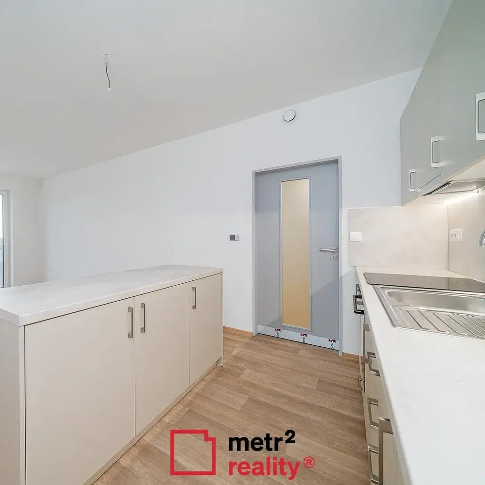 Küche; küchengeräte, holzboden, tageslicht, moderner stil, renoviert