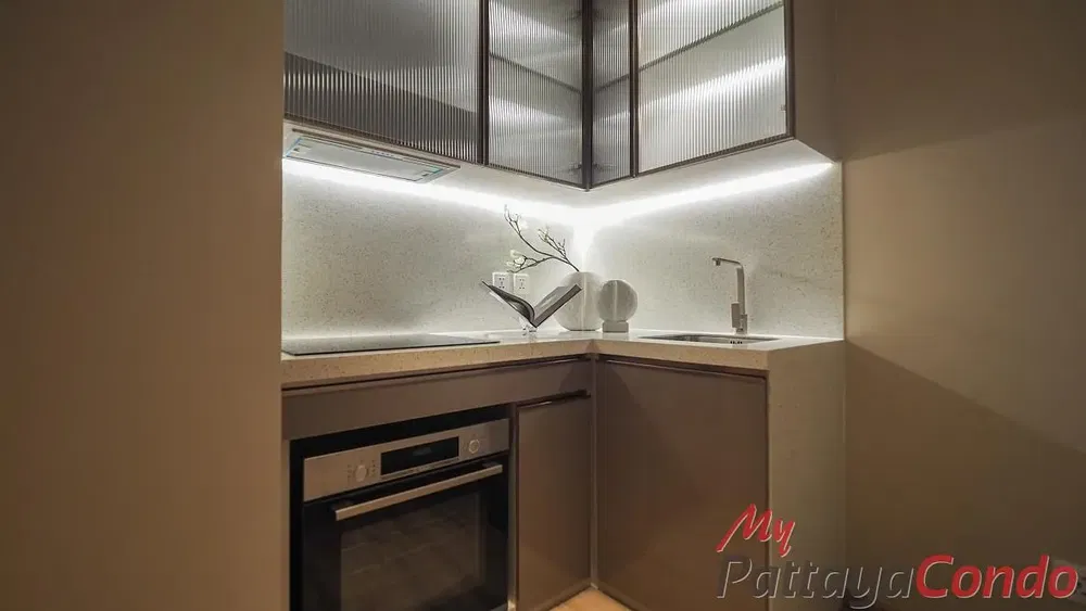 Cocina; electrodomésticos, renovado, luz natural