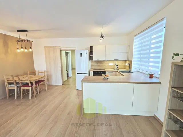 Kitchen; kitchen appliances, natural light, modern style