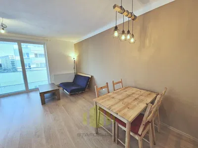 Wohnzimmer; blick, holzboden, tageslicht, moderner stil