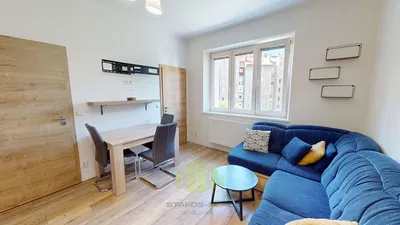 Wohnzimmer; tageslicht, holzboden, moderner stil